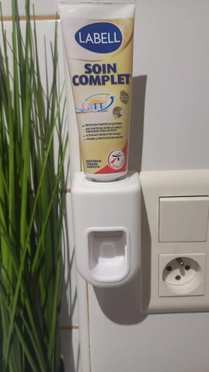 Adb15a6b1e89d49a39cbd4b86e3d61615O.jpg